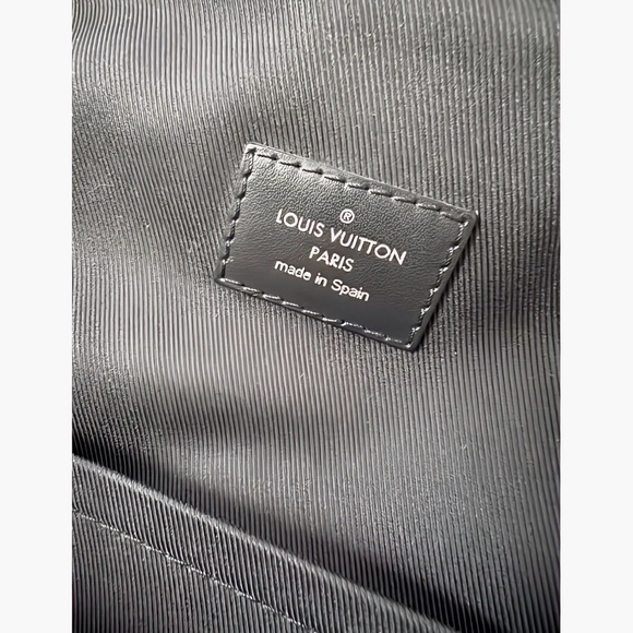 Authentic Louis Vuitton Mens Avenue Sling Bag - Picture 3 of 12